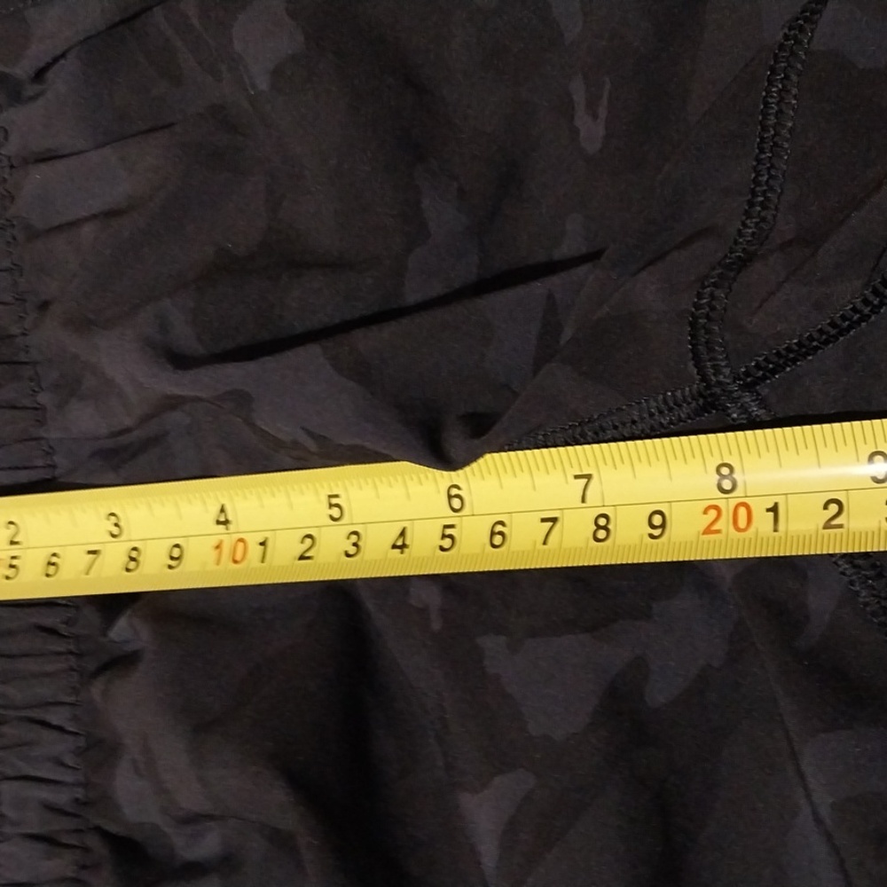 Lululemon Tracker Short - Picture 8 of 9
